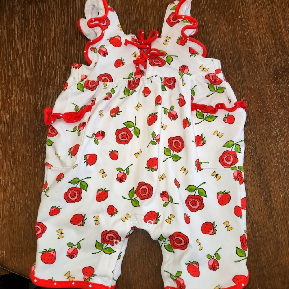 LeTop 6M Strawberry Print Infant GirlRomper